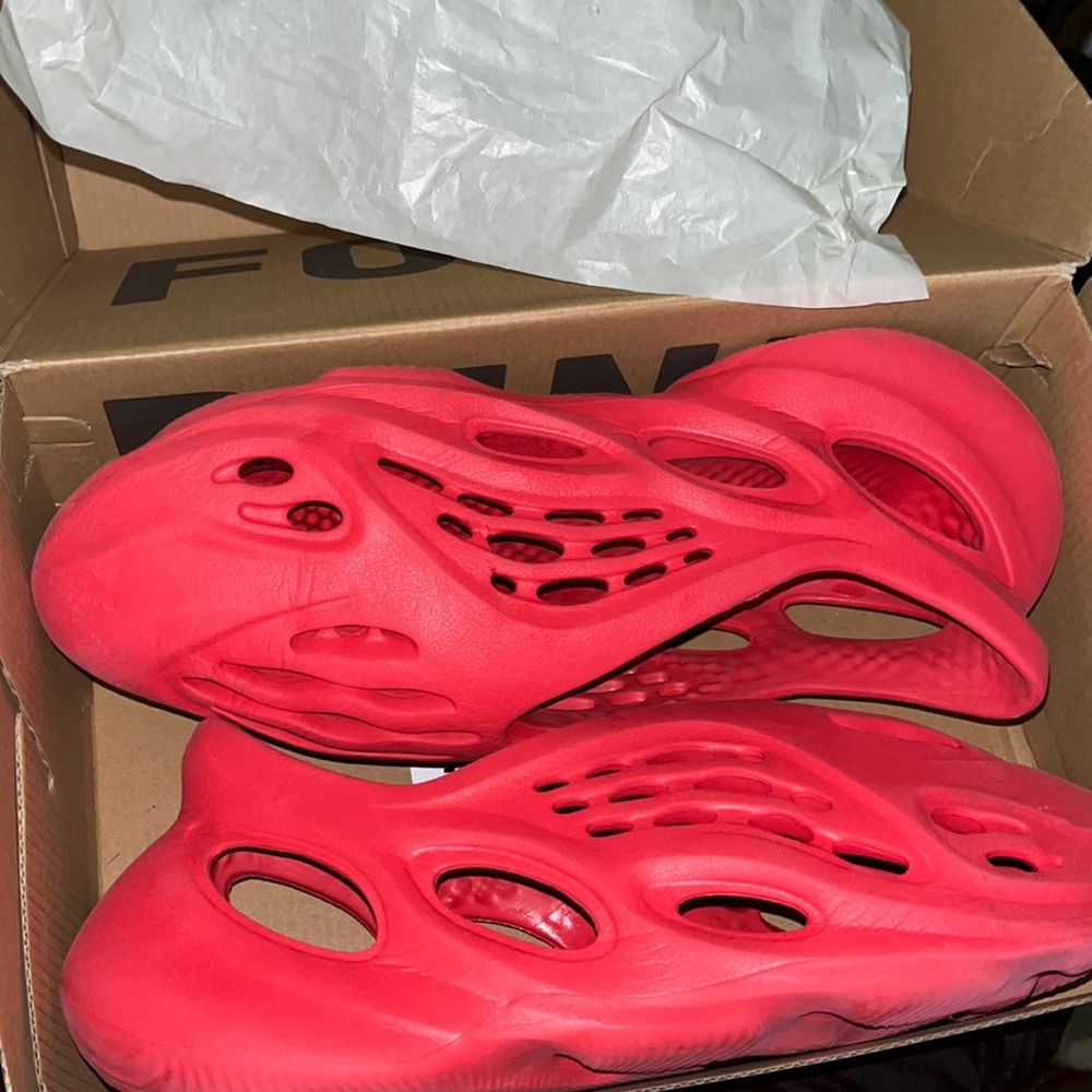 COPY - Yeezy Foam RNNR - Vermillion Size 12